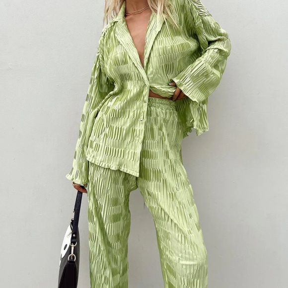 PRINCESS POLLY Lila Green Pleated Pants - Picture 3 of 7